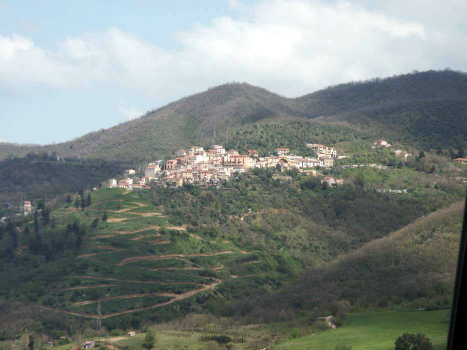 PICT9472, Altavilla Irpina from the valley .jpg 115.2K